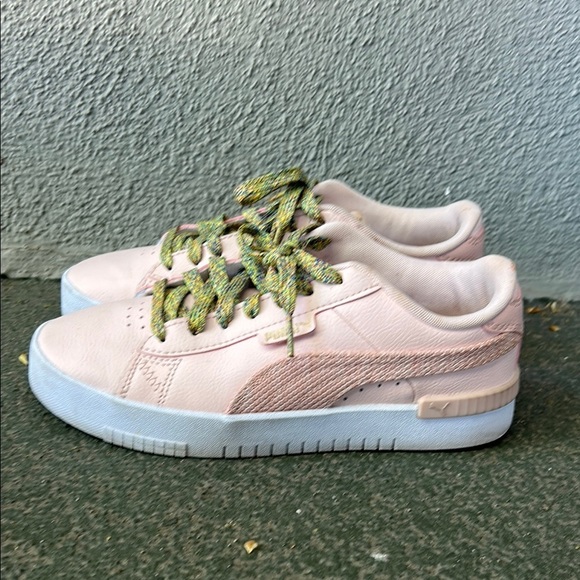 Puma Pink Sneakers with Pink and Green Laces Athletic Skater Running Sz 7.5 - Picture 1 of 8